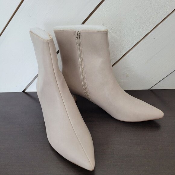 NEW Journee Collection Arely Stone Womens Size 8.5  Ankle Heel Boots - Picture 2 of 10